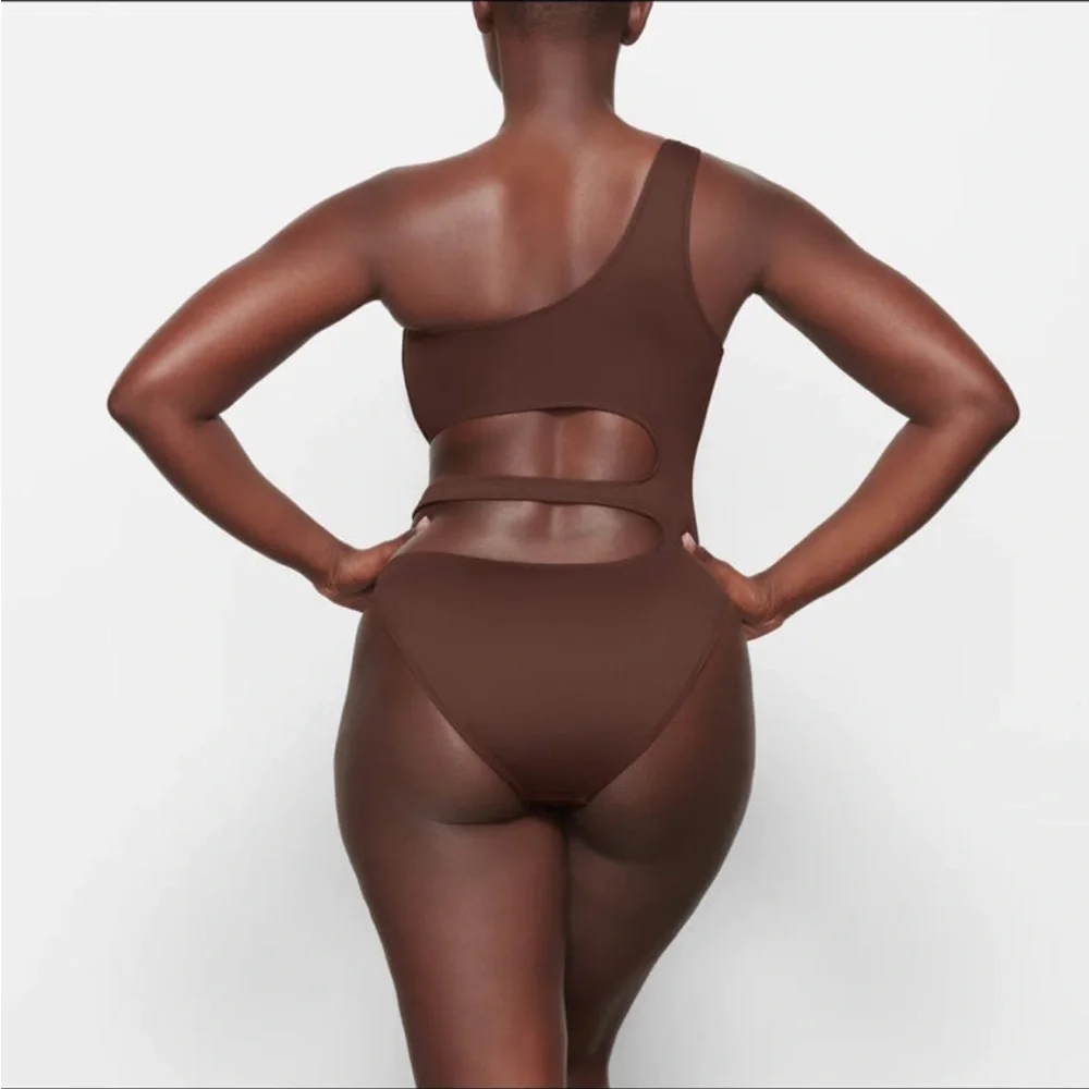 NWT SKIMS Cocoa Swim One Shoulder Monokini Size 2X
